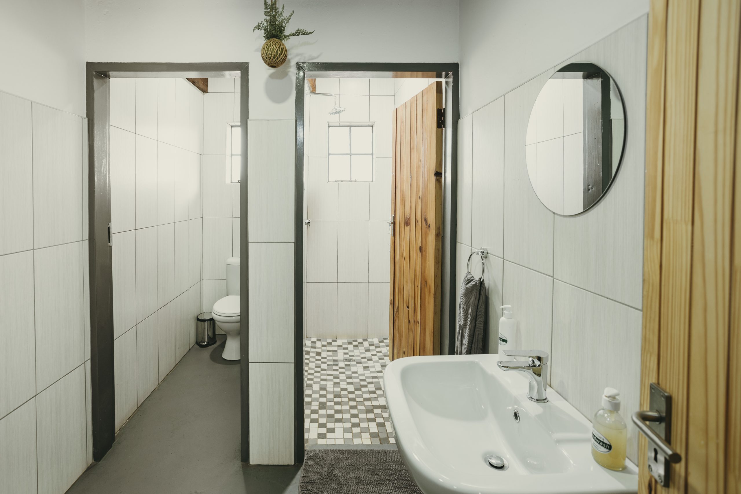 Bathrooms_Dorm-1-3-3-scaled